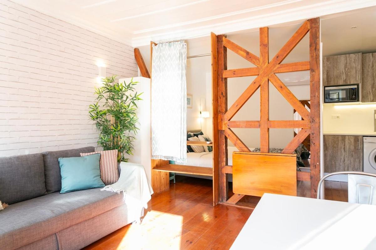 Cozy Flat With Bright Balcony Trendiest Neighborhood! * Lisbon