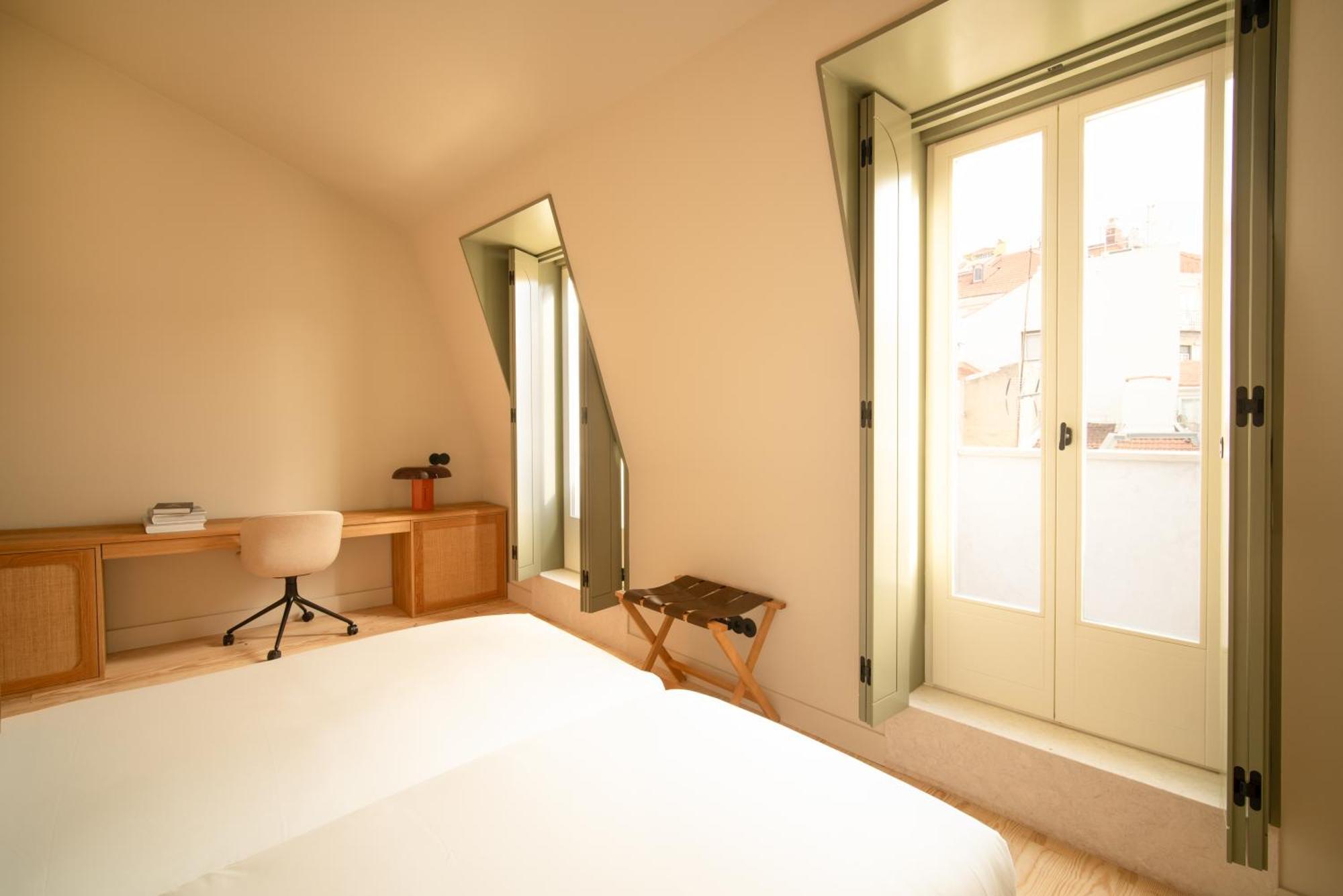 The Verse Aparthotel *