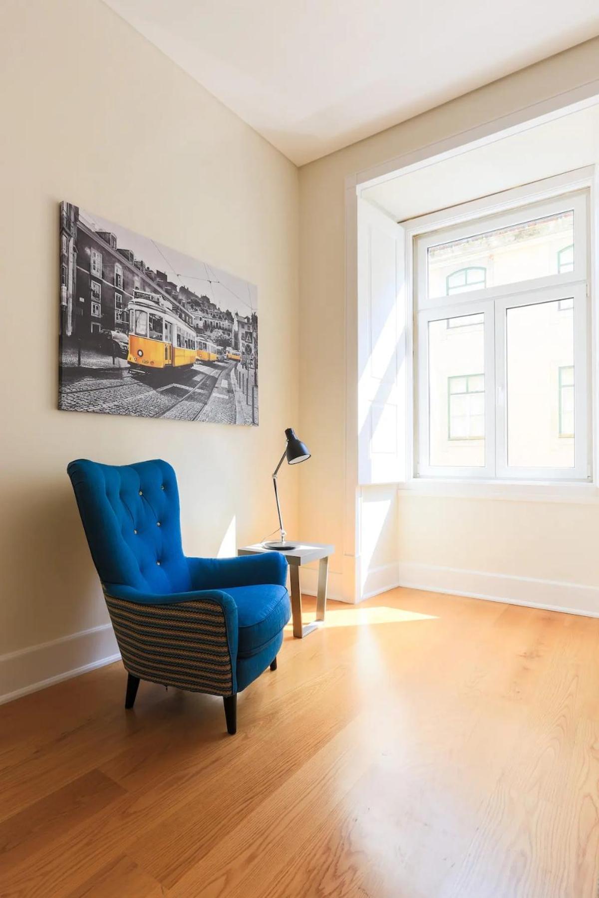 Vibrant Heart Of The 2br * Lisbon