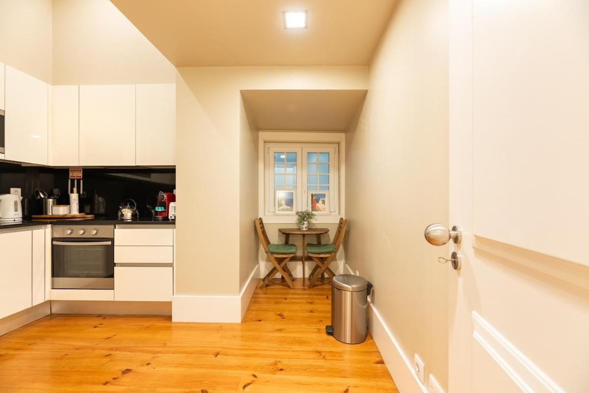 Bica Contemporary Historic 2 Bedroom * Lisbon