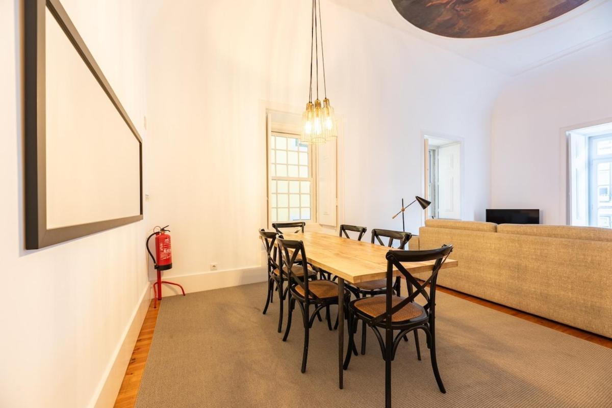 Bica Contemporary Historic 2 Bedroom Apartment