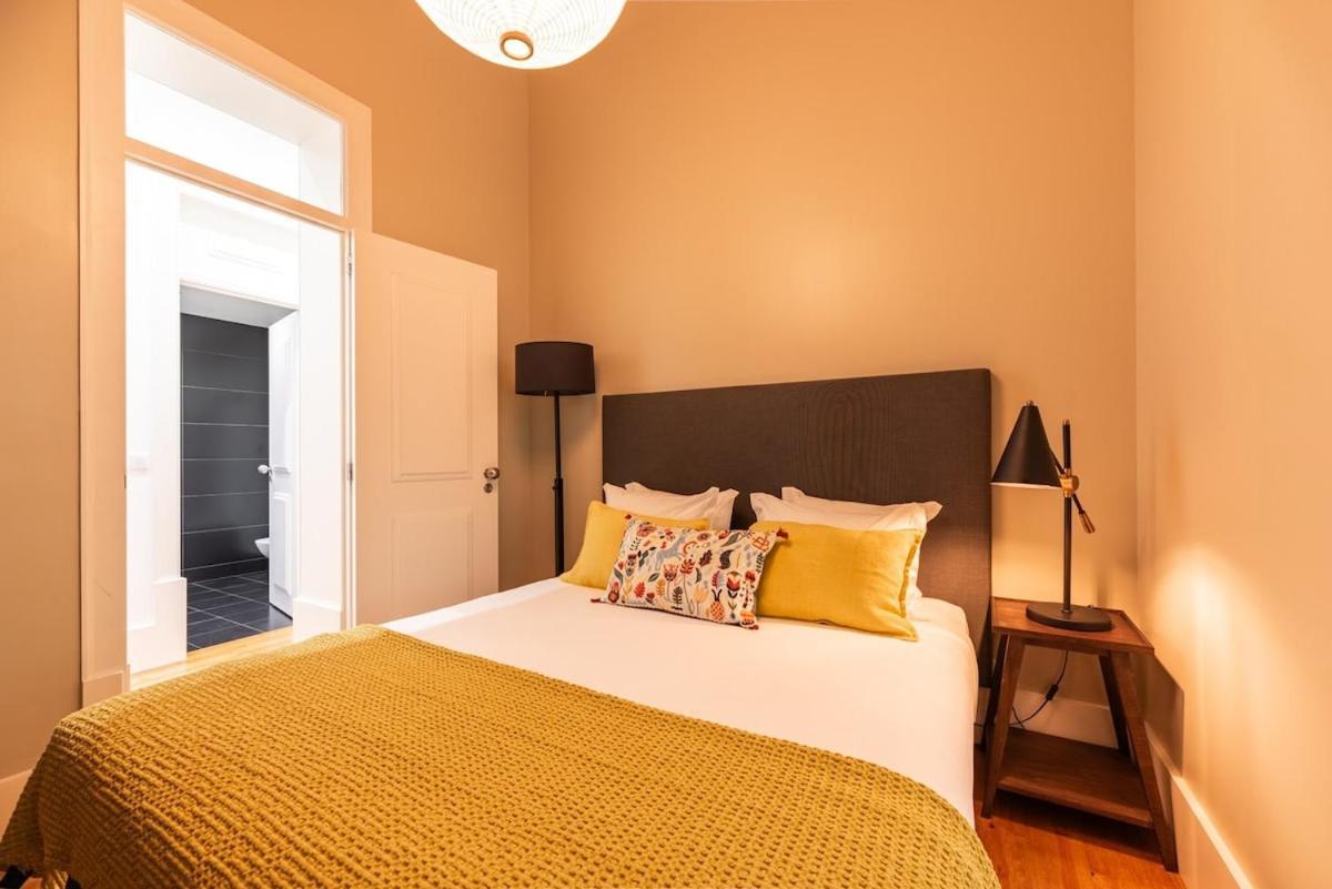 Bica Contemporary Historic 2 Bedroom Apartment *