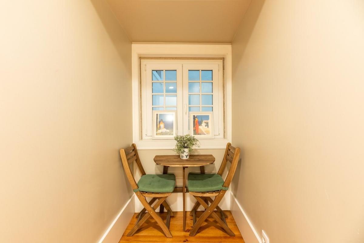Bica Contemporary Historic 2 Bedroom Lisbon