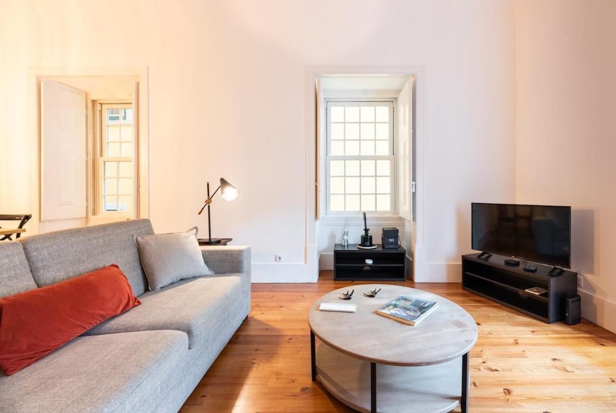 Apartment Bica Contemporary Historic 2 Bedroom