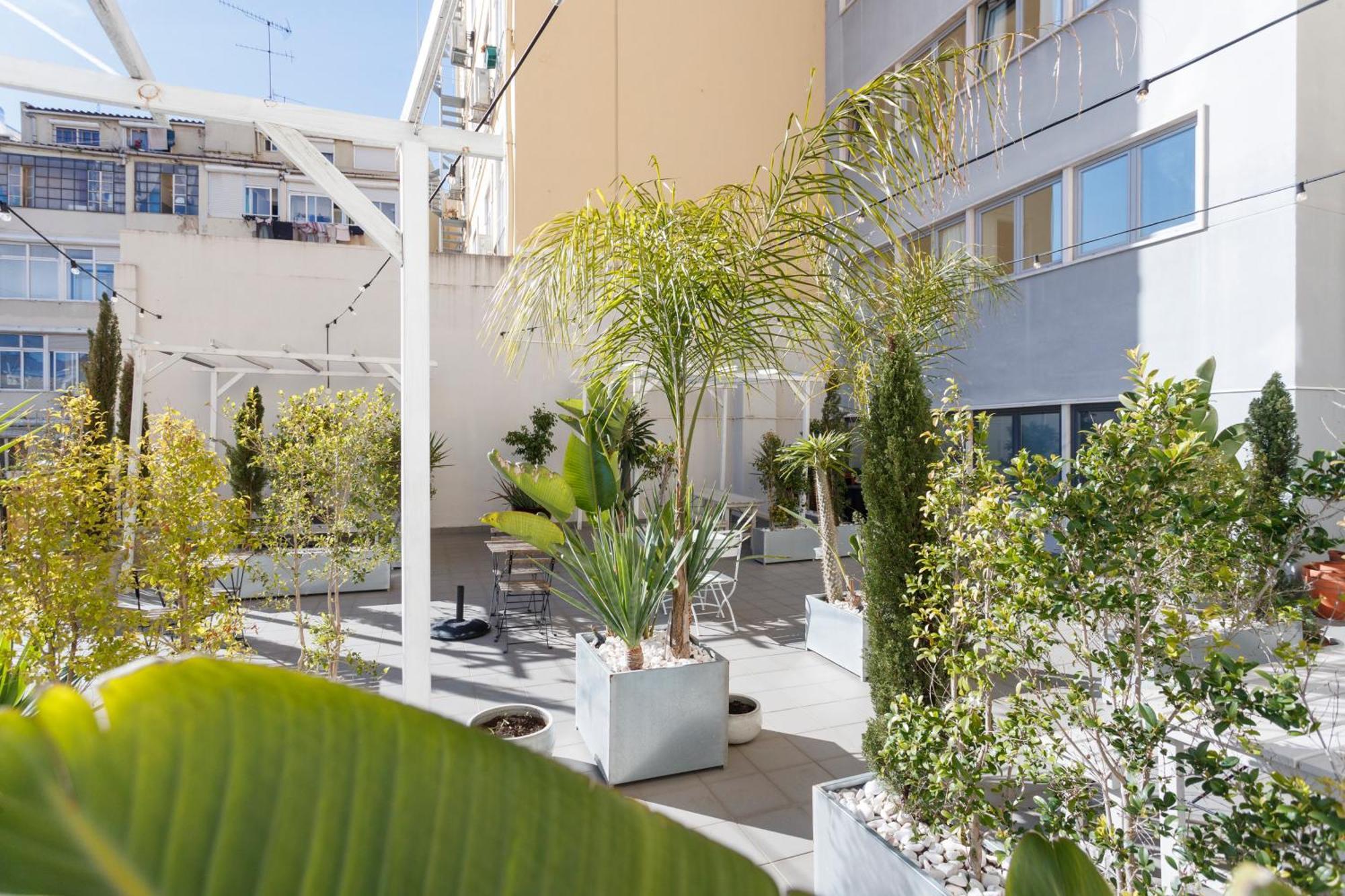 Neegroni Balcony In - By Misha's Place 1a * Lisbon