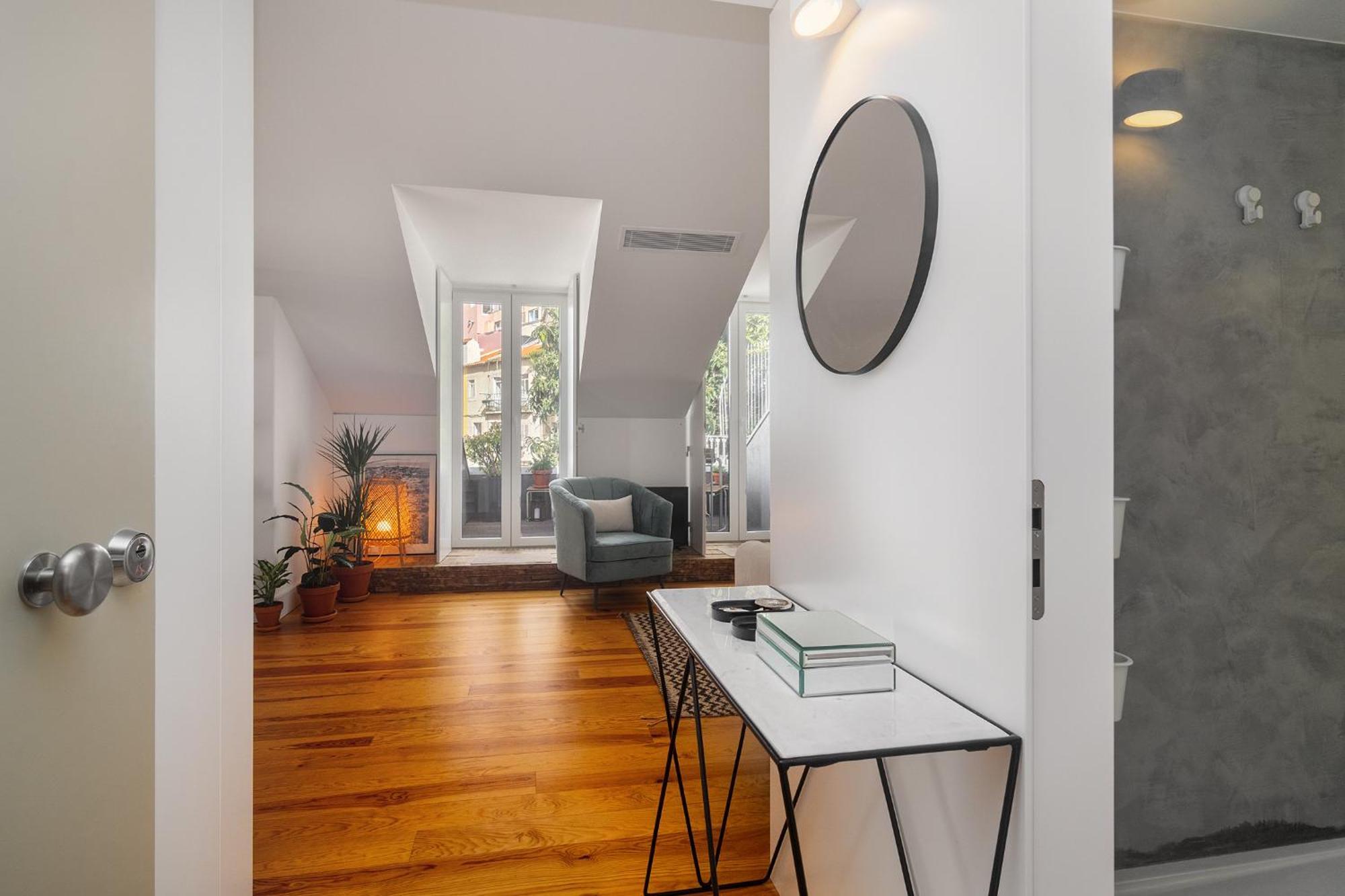 Apartment Whome Ultimate Stay! Mid-term Duplex With Terrace Lisbon