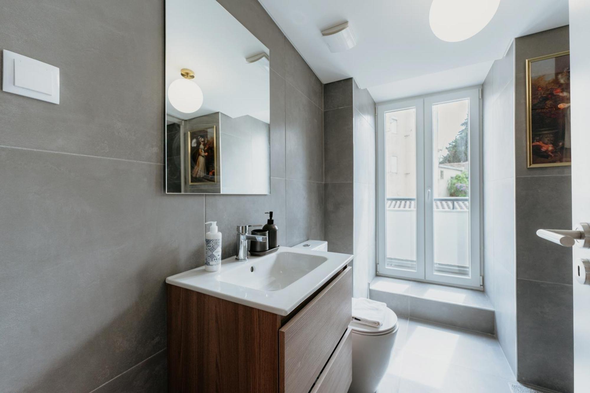 Orange House - Stunning One-bedroom 2e * Lisbon