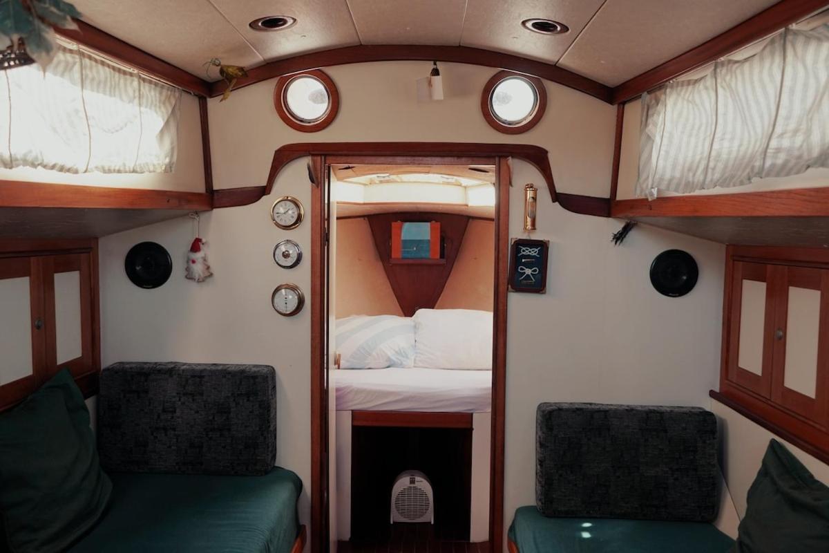 Botel Cozy Marina Sleepaboard - Sail Away *