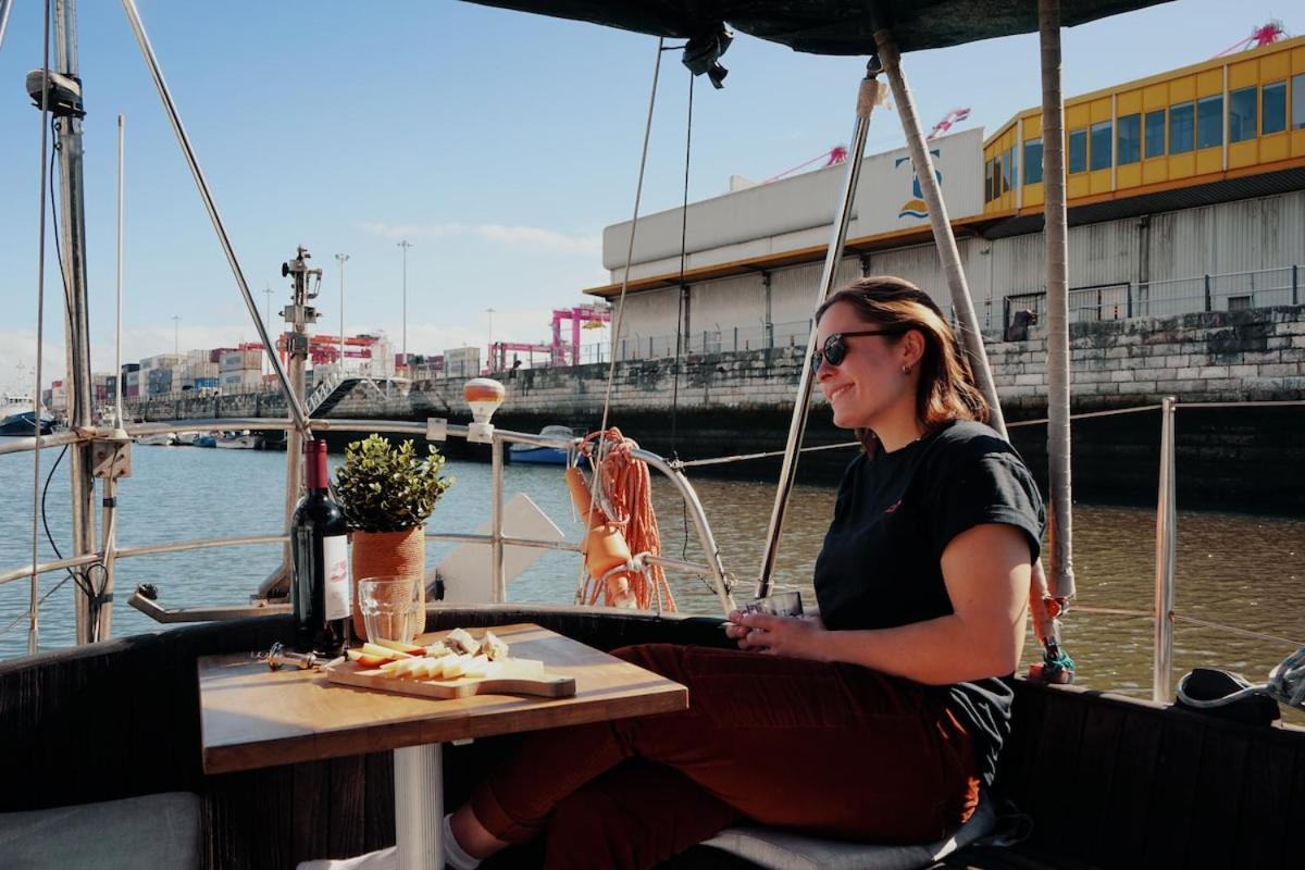 Botel Cozy Marina Sleepaboard - Sail Away Lisbon