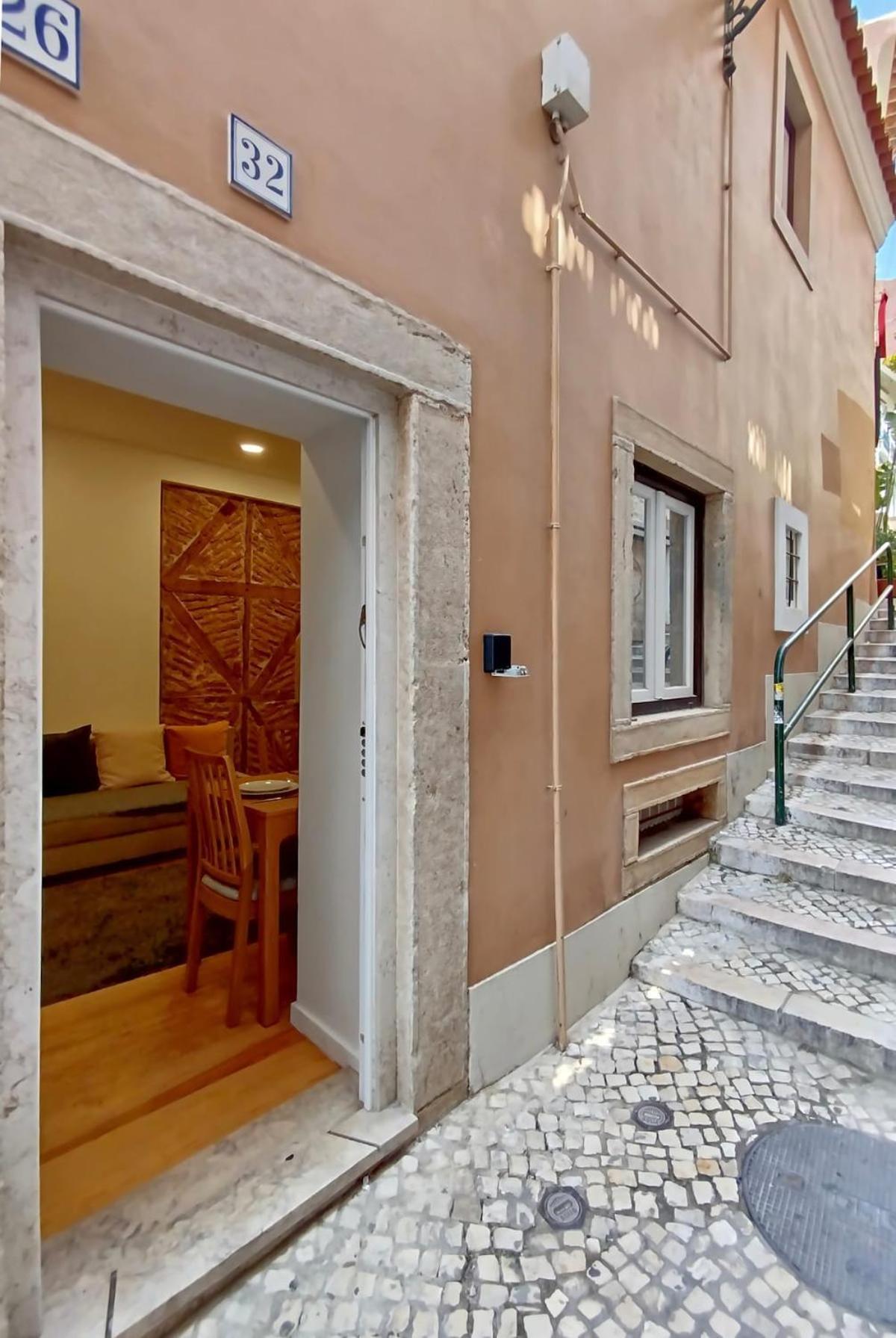 Cozy & Modern Retreat In * Lisbon