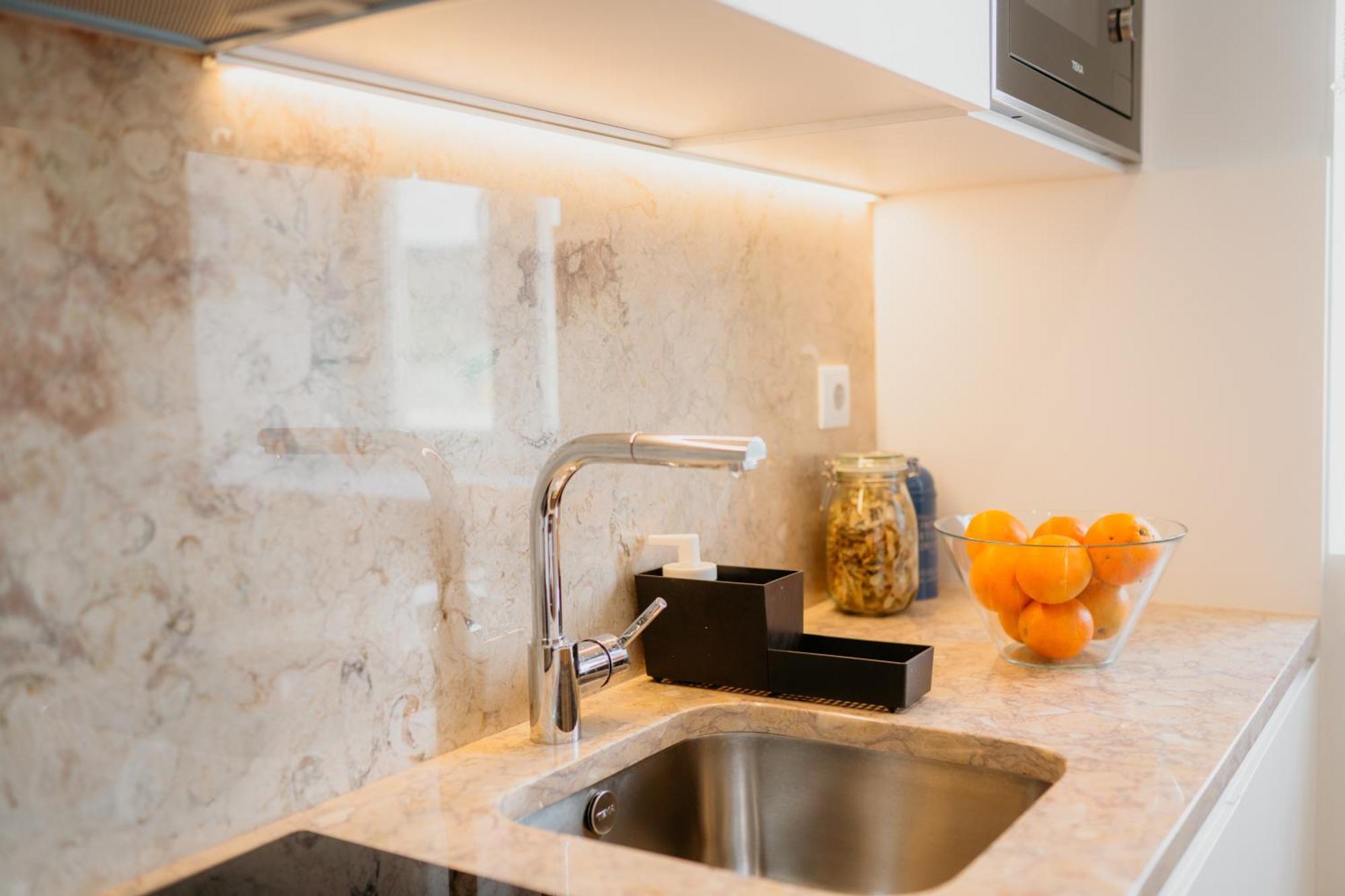 Apartment Orange House - Elegant Two-bedroom Rc E Lisbon