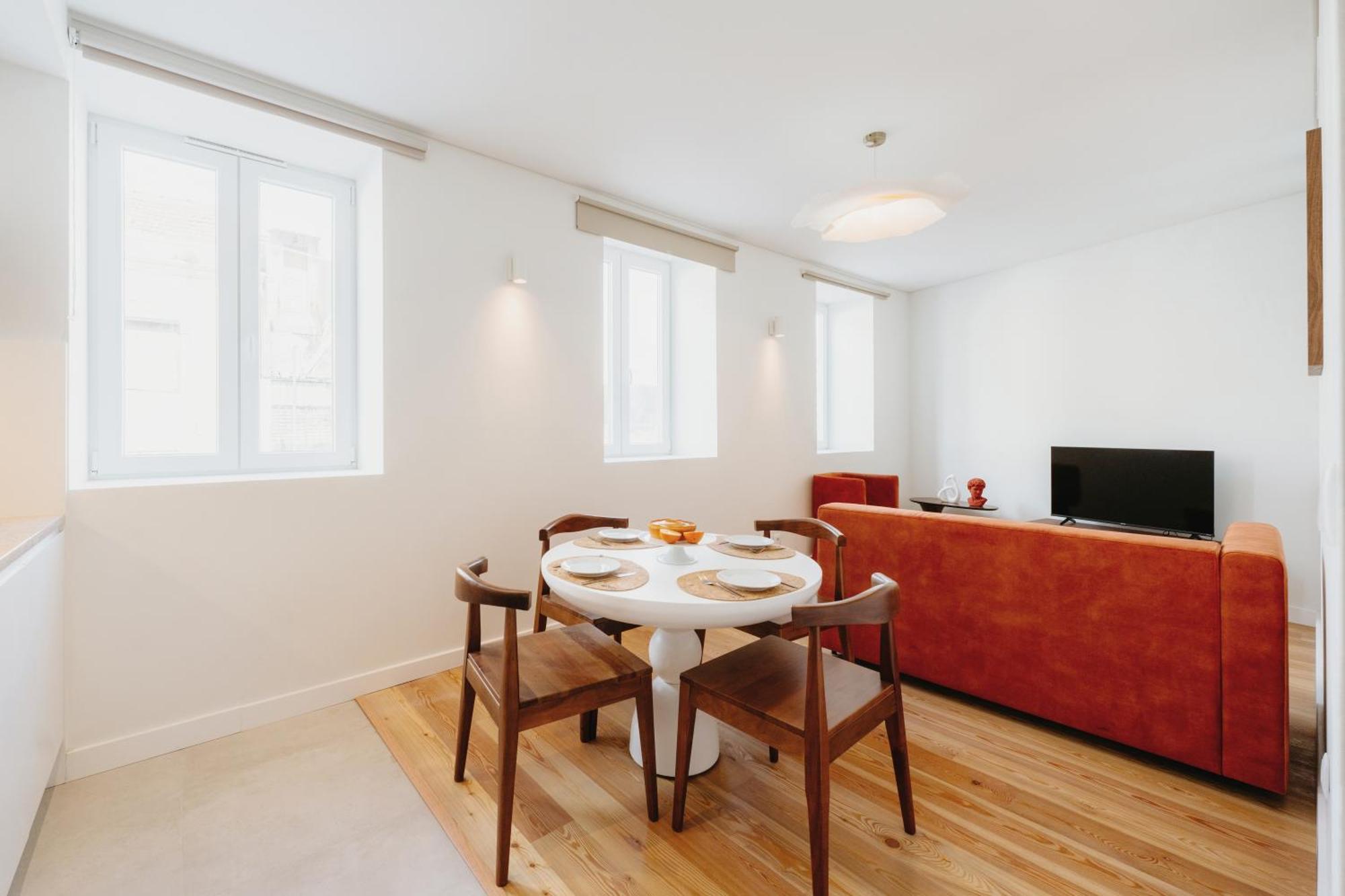 Orange House - Elegant Two-bedroom Rc E *