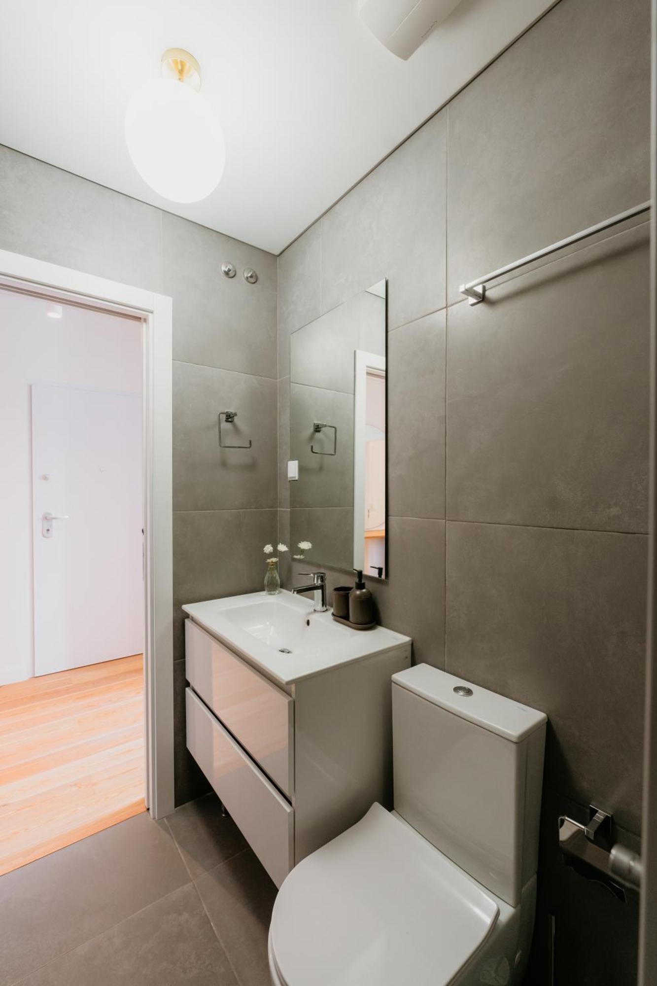 Orange House - Elegant Two-bedroom Rc E Apartment Lisbon