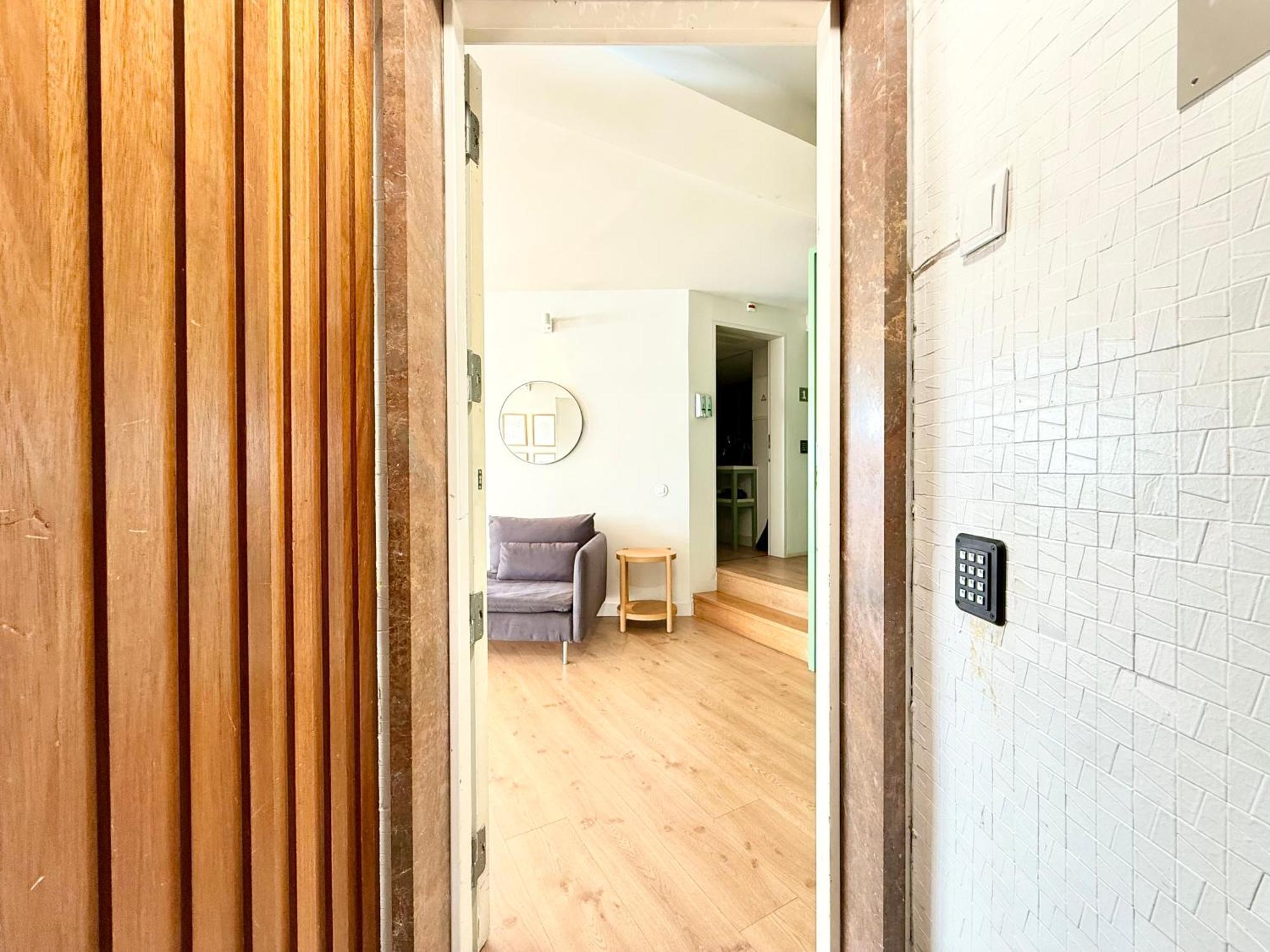 Out Marques Guest house Lisbon