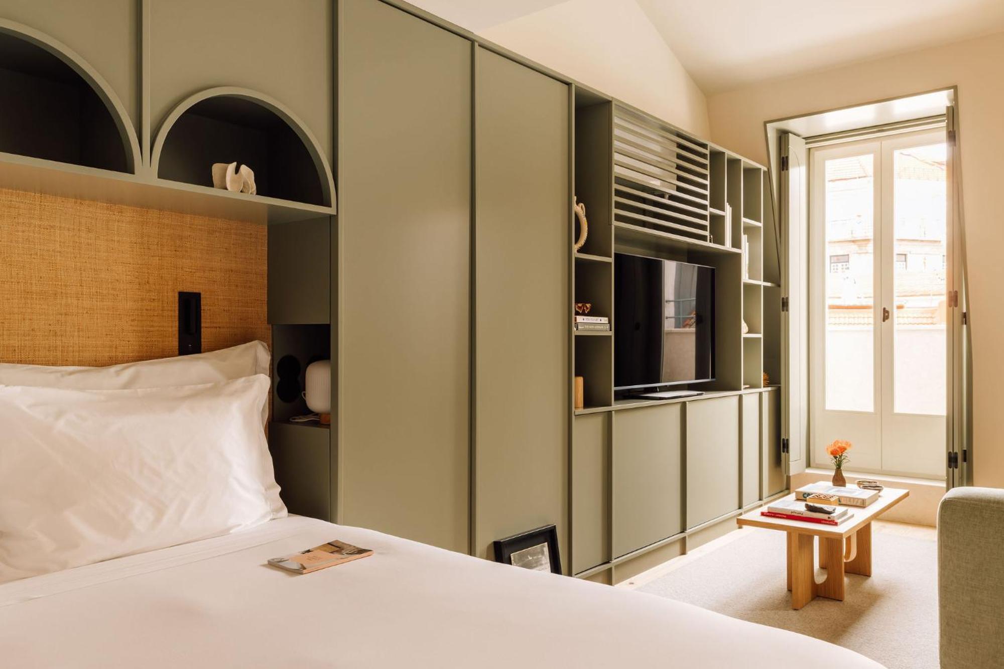 The Verse Aparthotel *