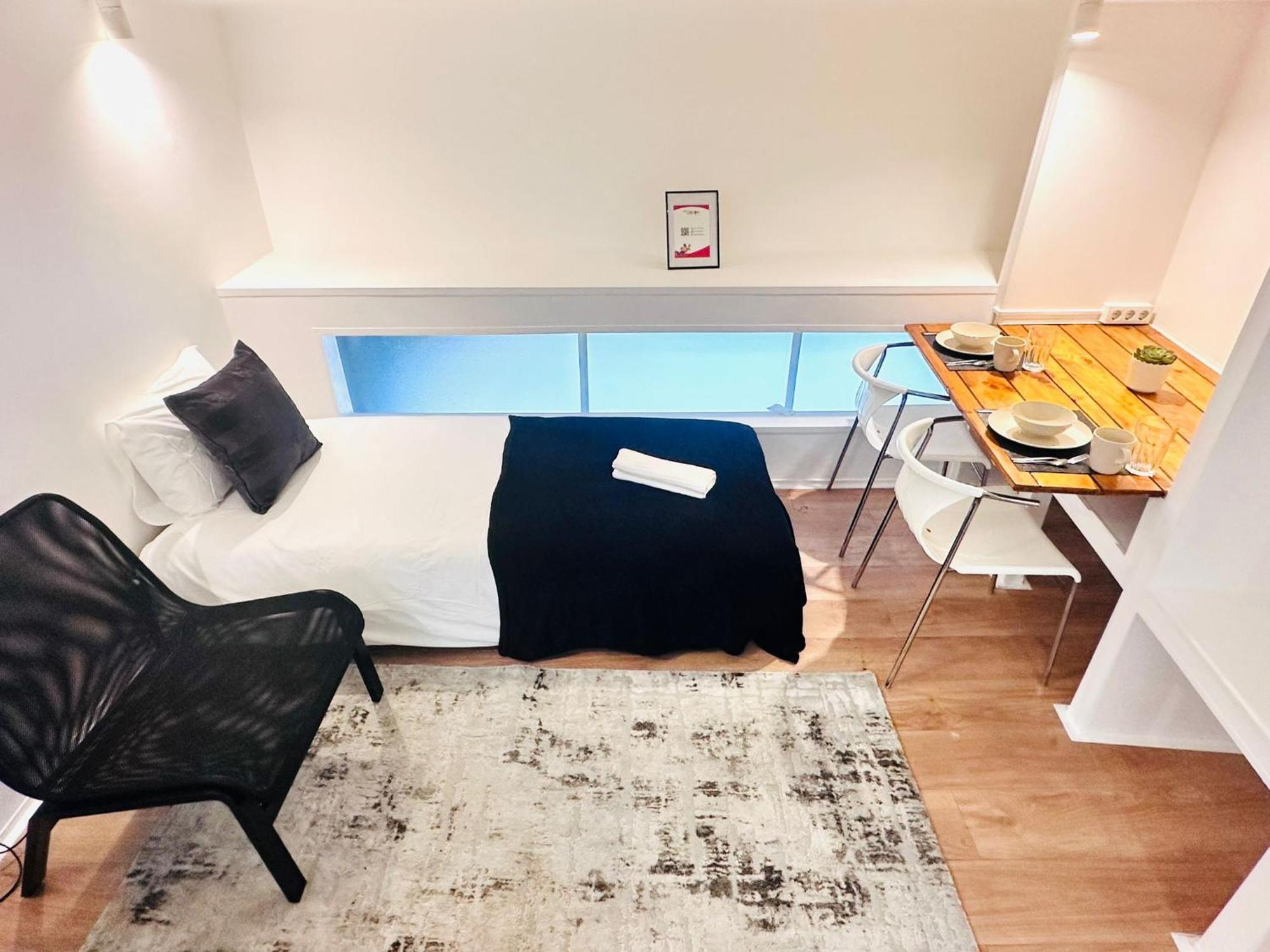 Flat, Location In Town Lisbon