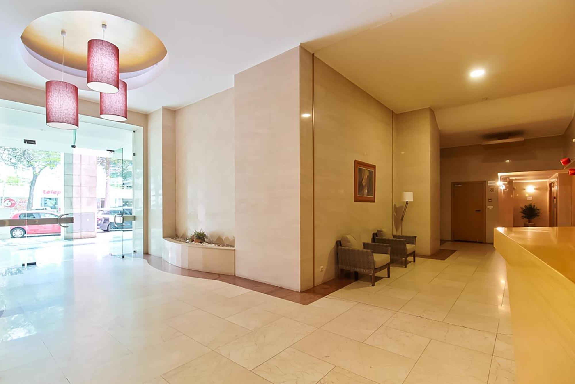 Haven In - Exquisite Floor With 7 Meters Balcony To The Largest Riverfront In Apartment Lisbon