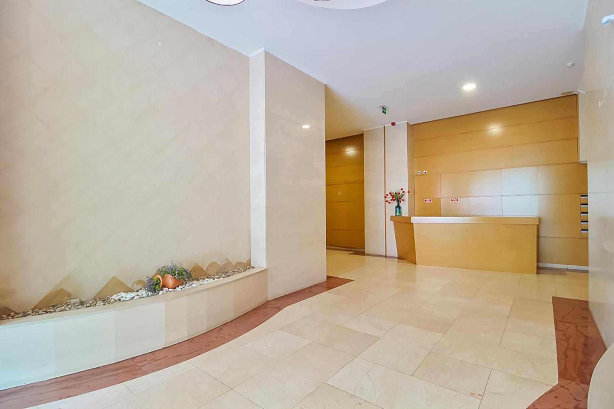 Haven In - Exquisite Floor With 7 Meters Balcony To The Largest Riverfront In * Lisbon