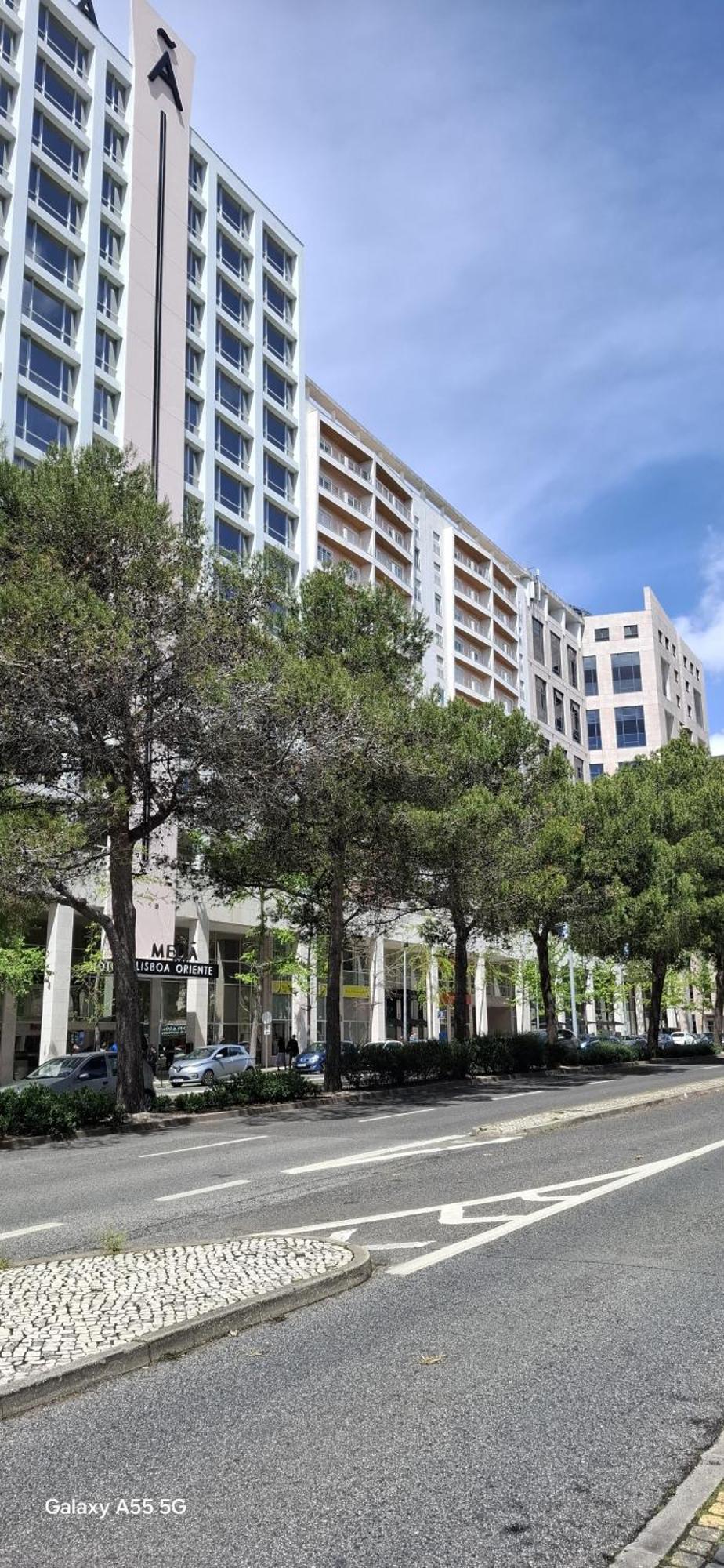 Haven In - Exquisite Floor With 7 Meters Balcony To The Largest Riverfront In Lisbon