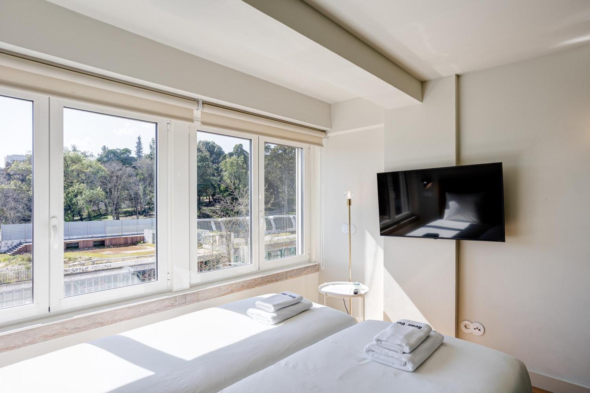 Out Marques Guest house Lisbon