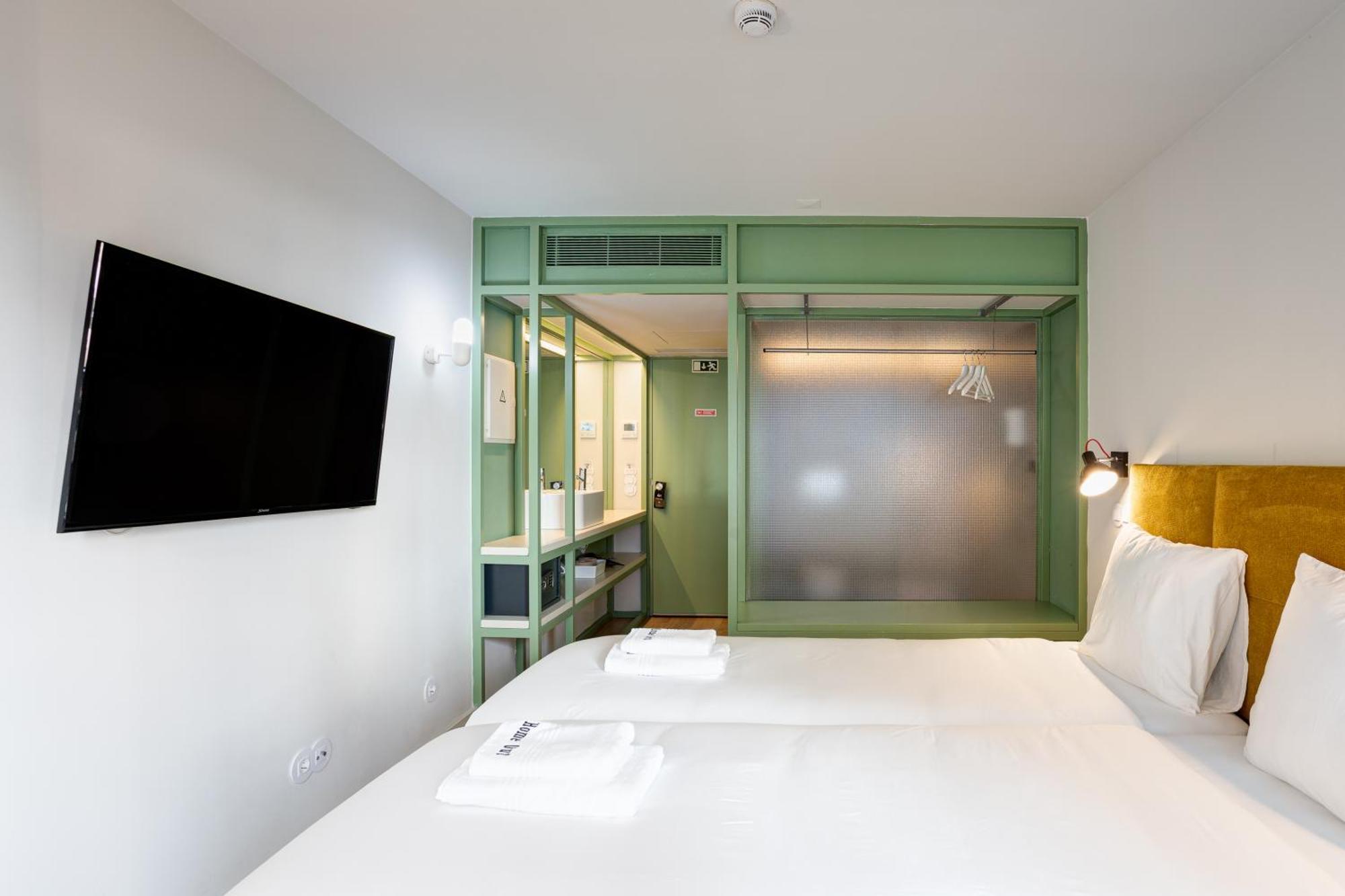 Out Marques Guest house Lisbon