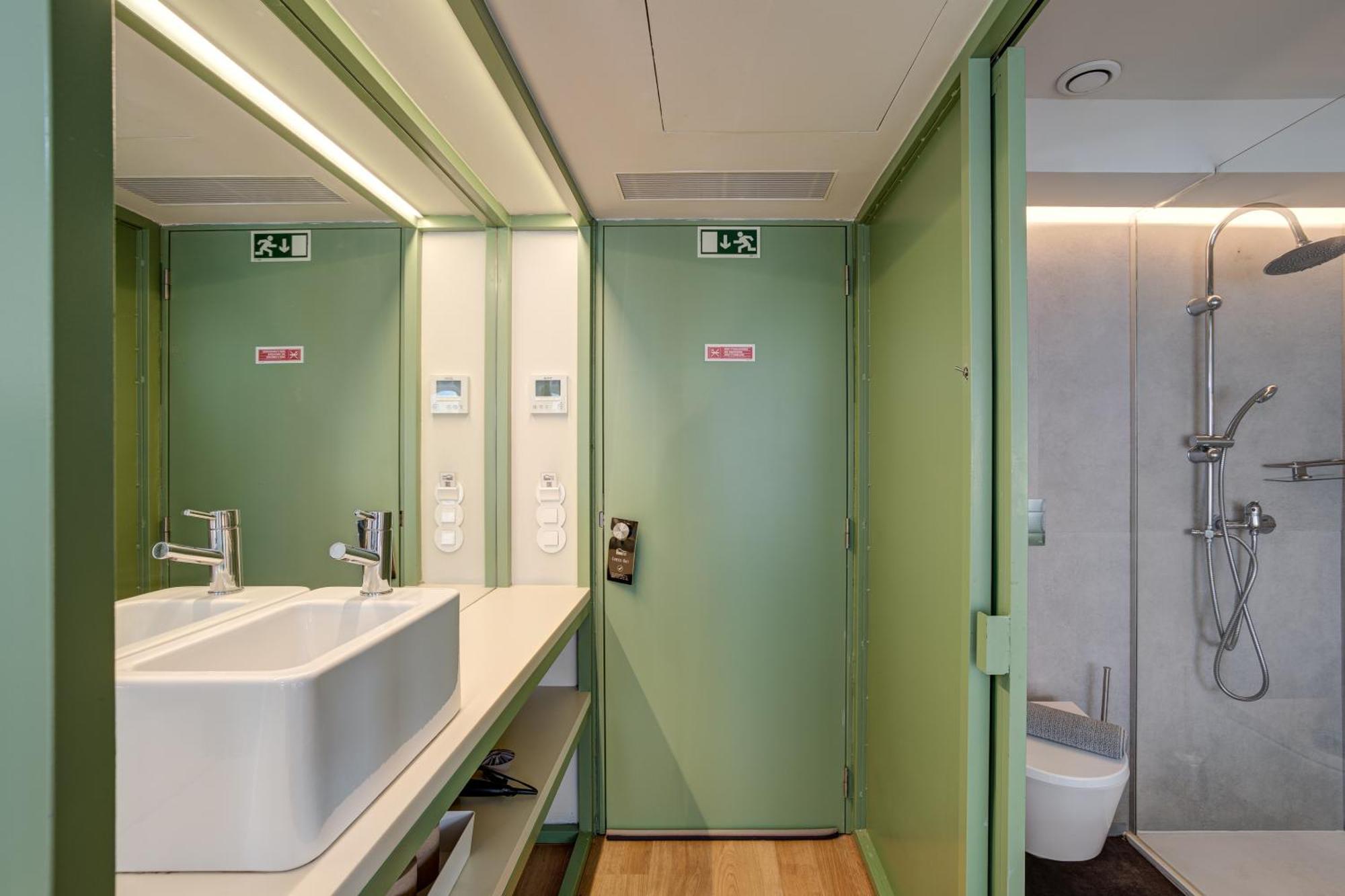 Out Marques Guest house Lisbon