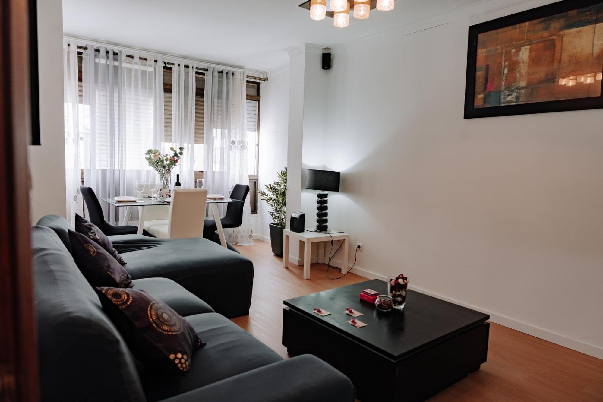 Family-friendly And Cozy 3-bedroom In Apartment *