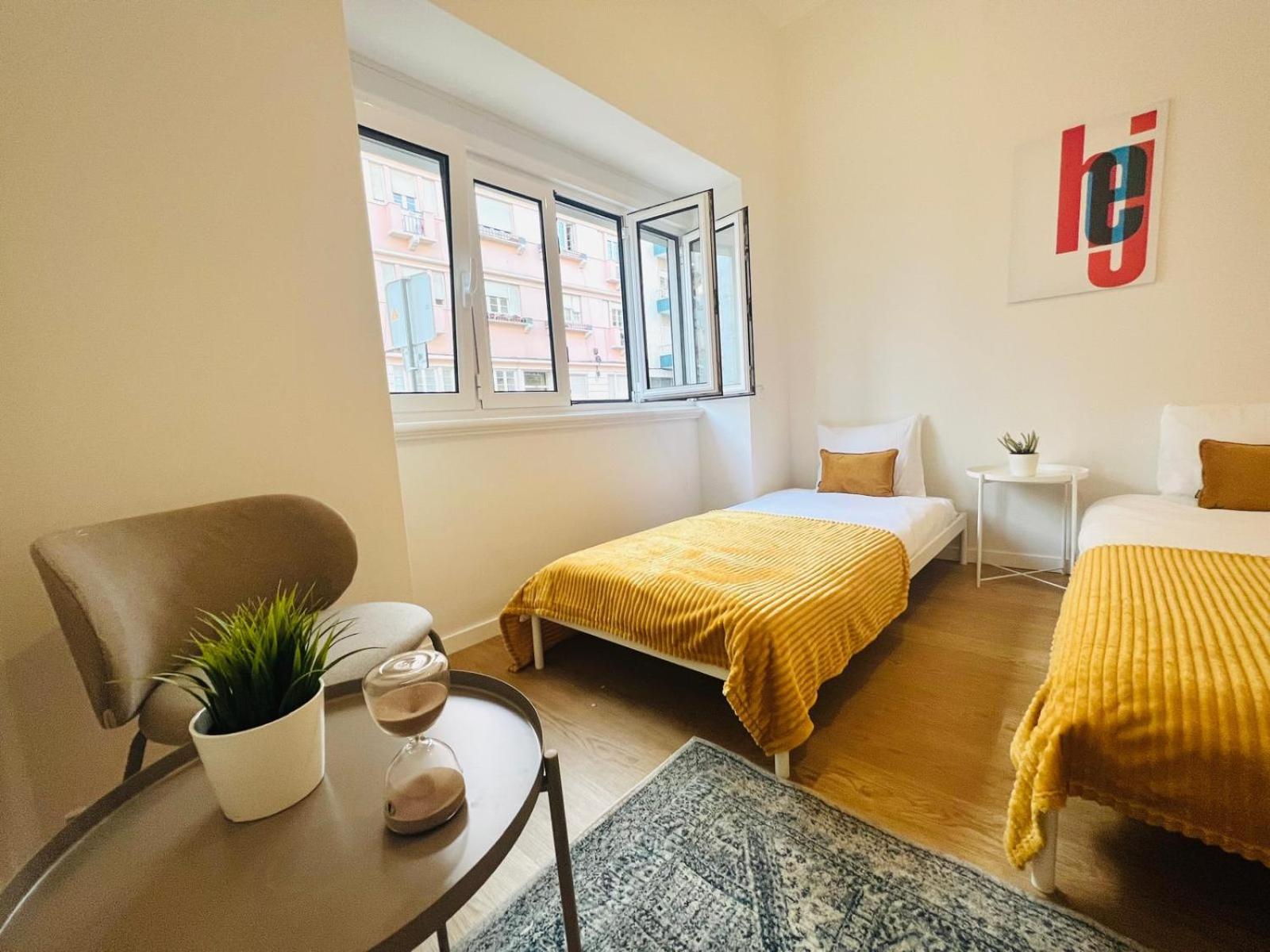 Luxury Rooms, Location For Tourists * Lisbon