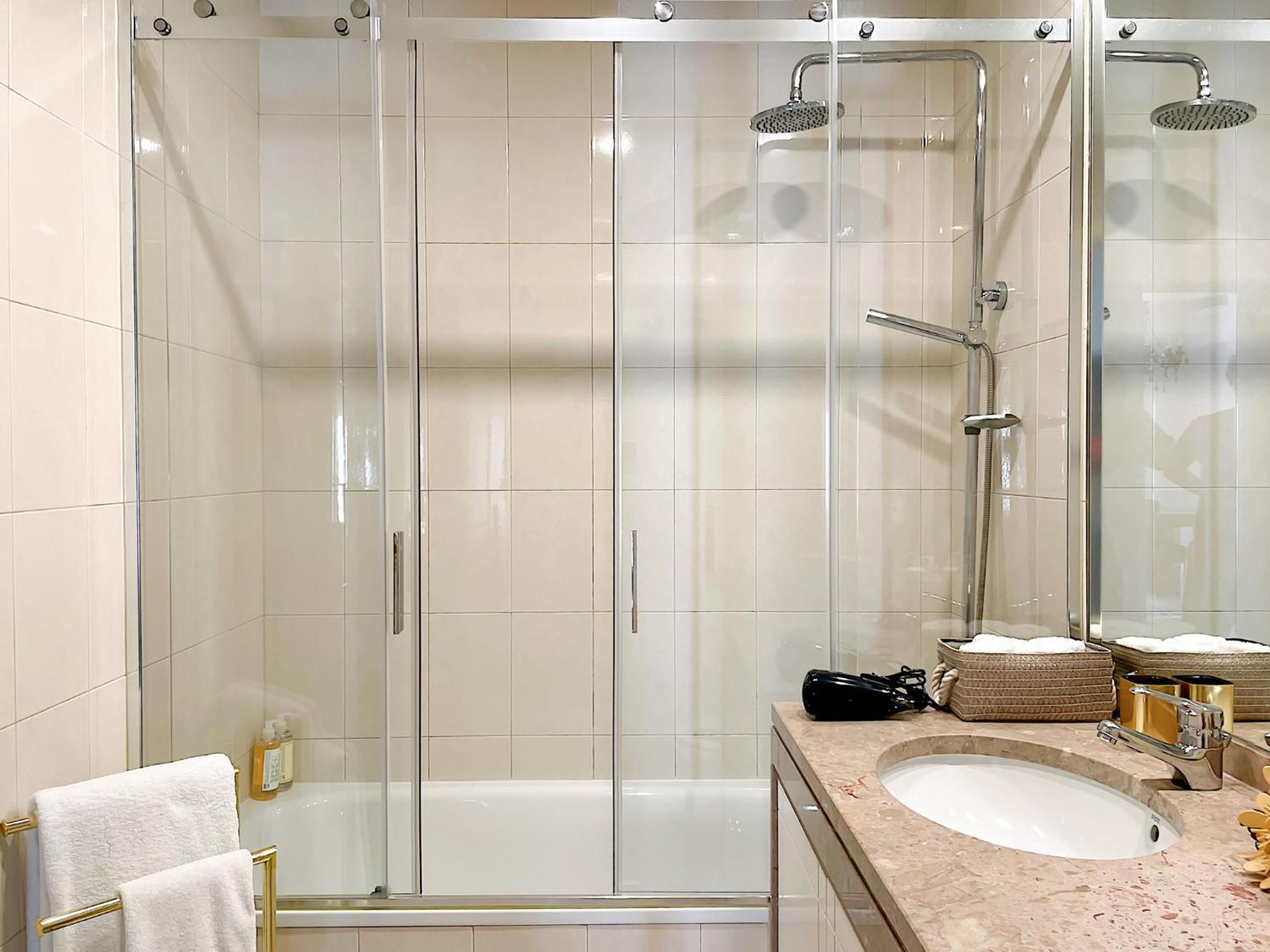 Prestige Entire 3 Bedroom Luxury Apartment