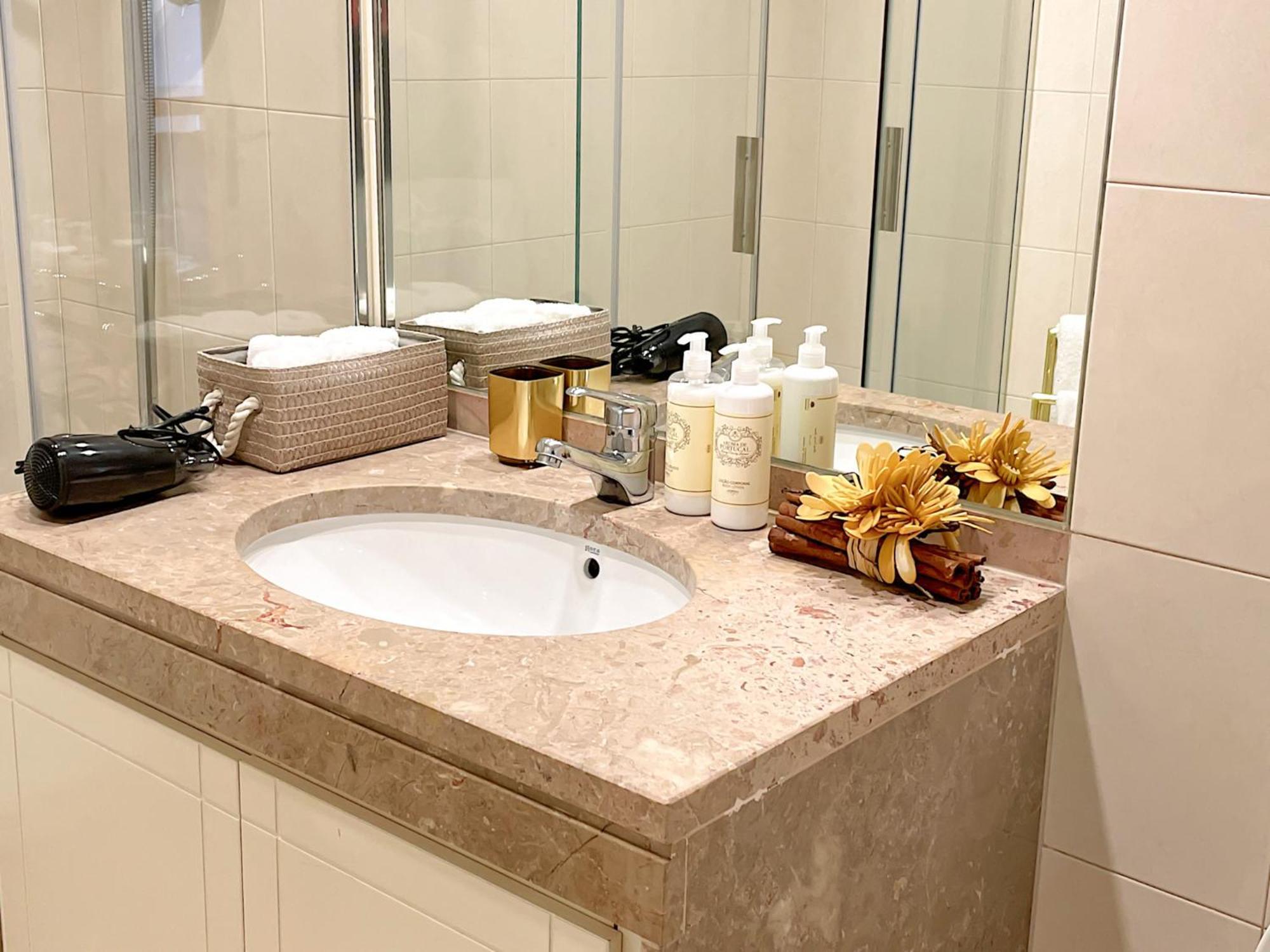 Apartment Prestige Entire 3 Bedroom Luxury Lisbon