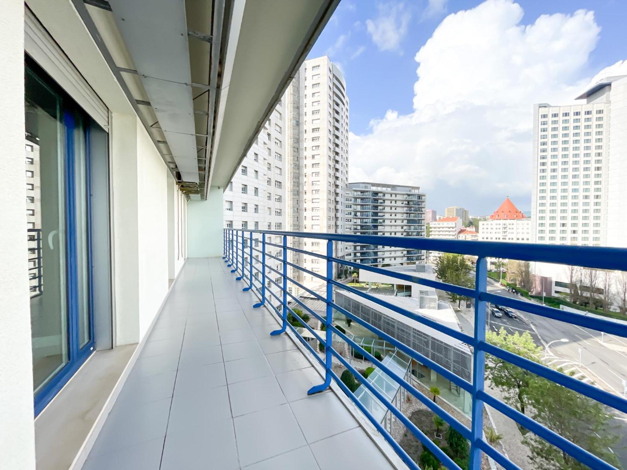 Prestige Entire 3 Bedroom Luxury Apartment *