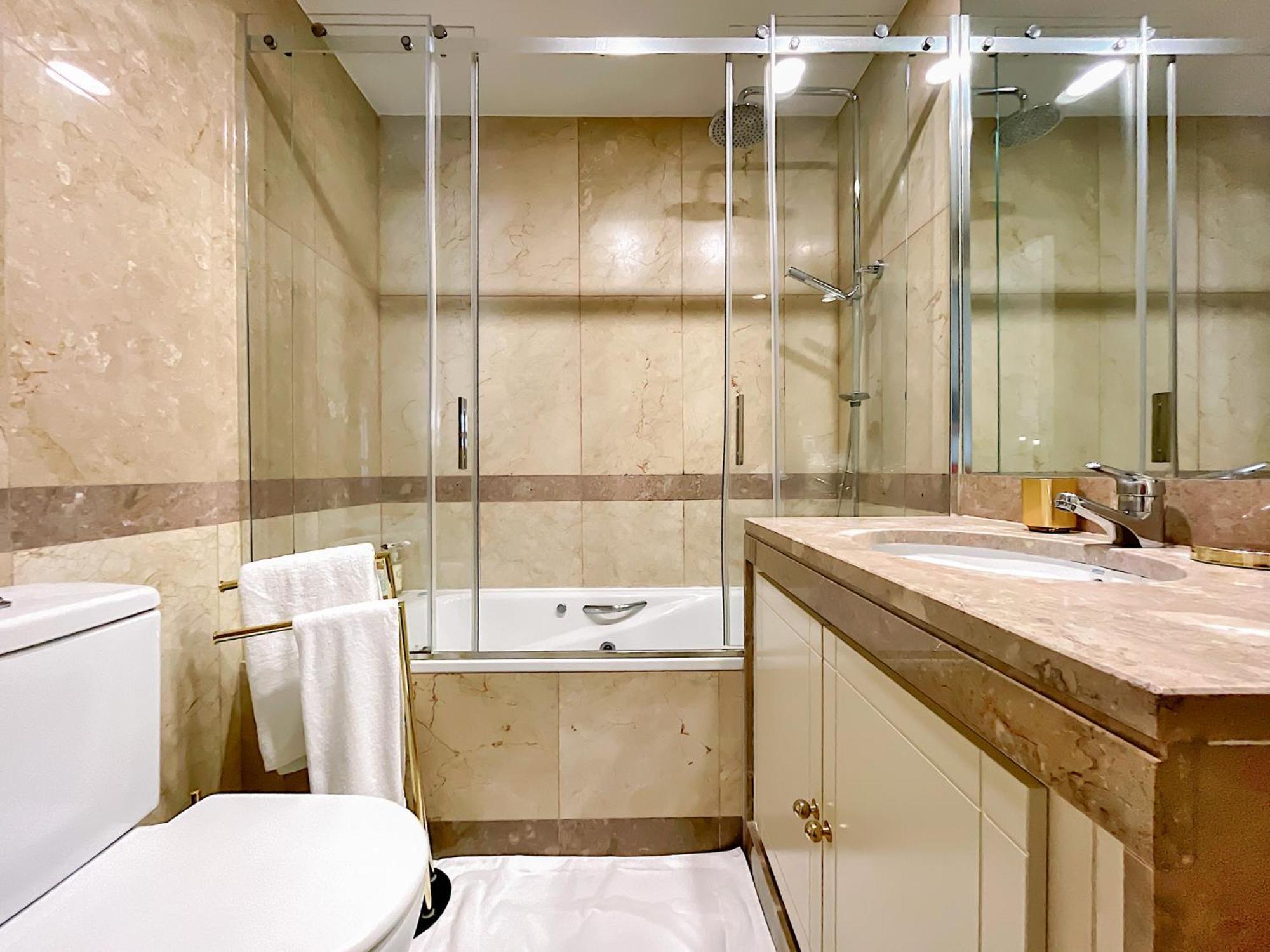 Apartment Prestige Entire 3 Bedroom Luxury Lisbon