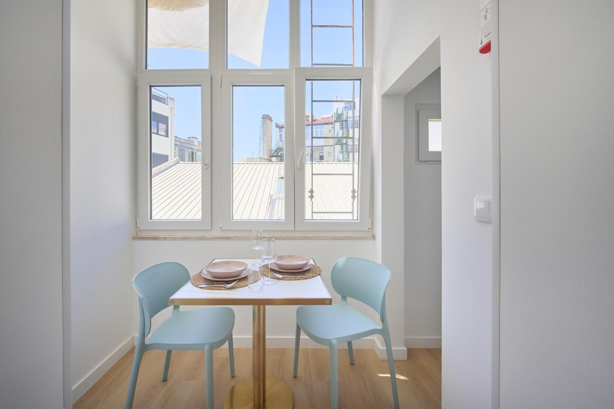 Brand New Anjos Hostel *