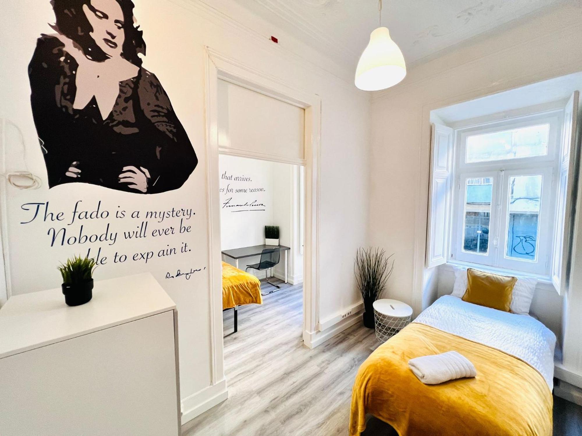 Hostel Rooms, Location For Tourists Lisbon