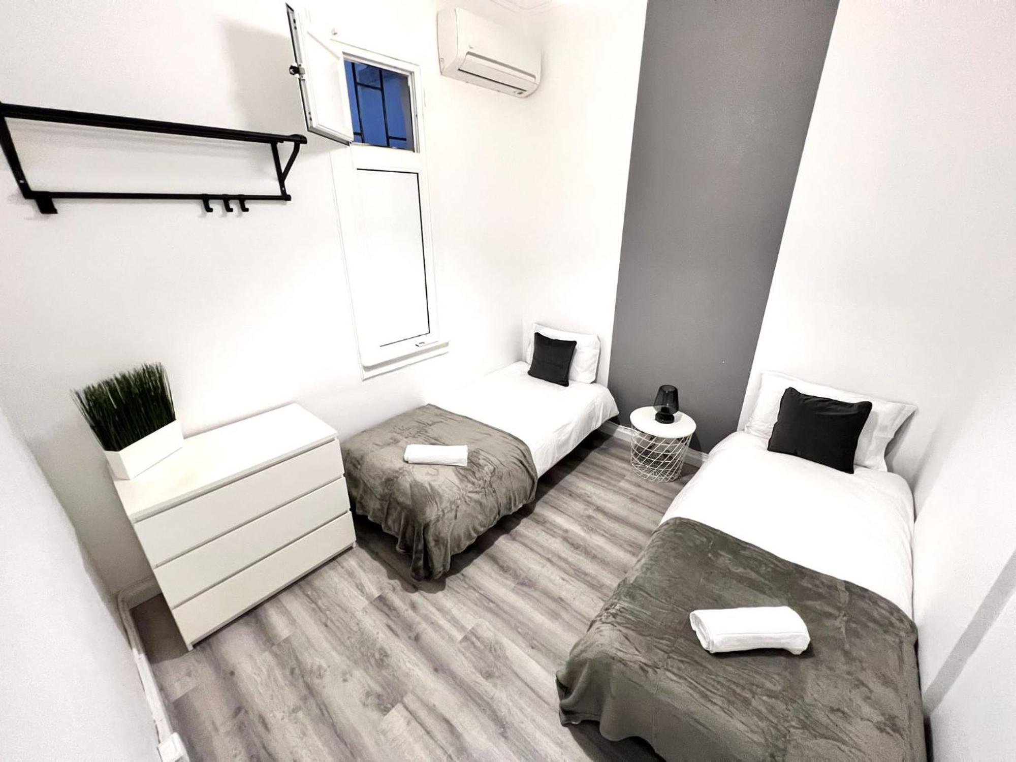 Rooms, Location For Tourists Hostel *