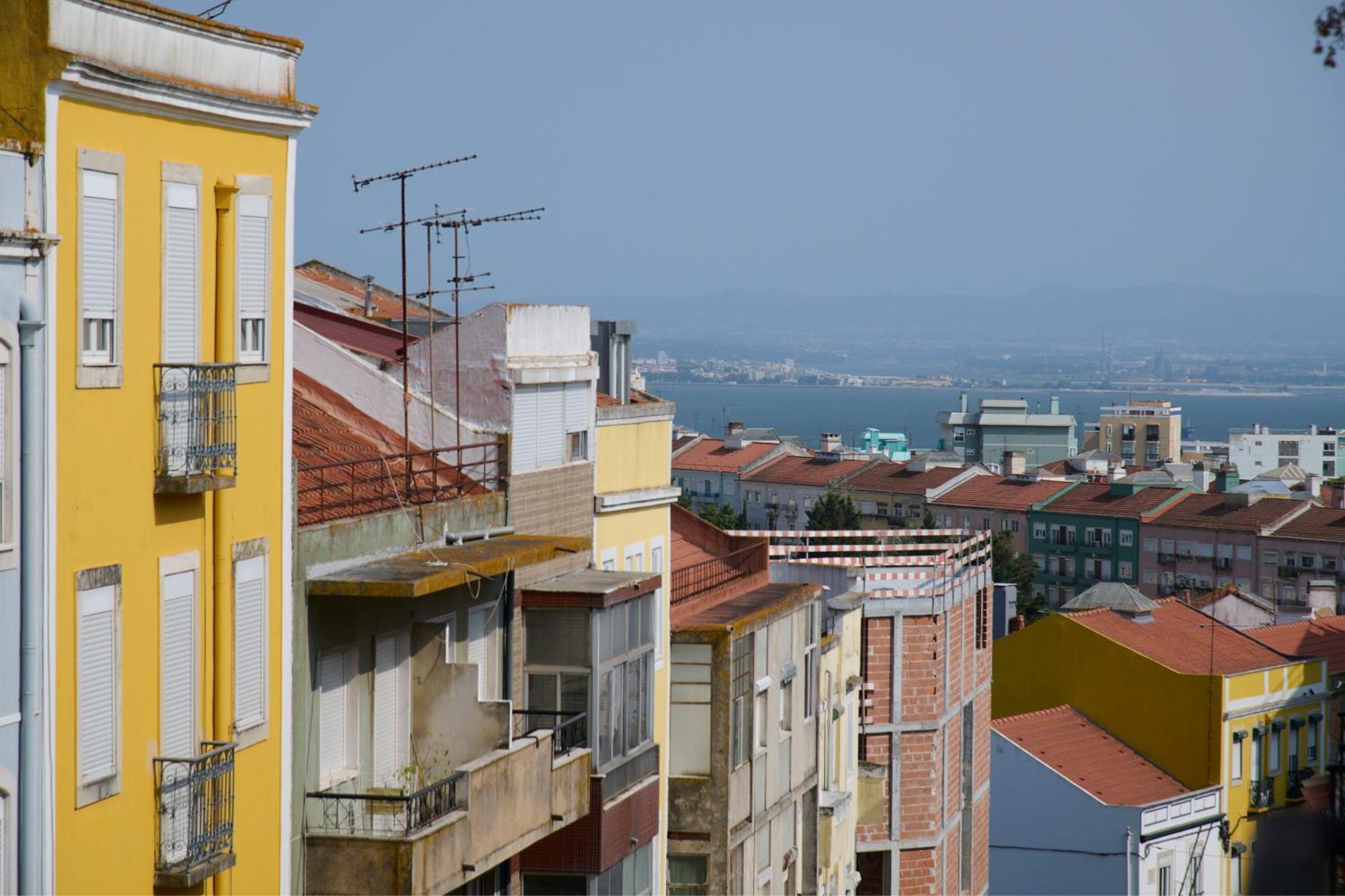 New 3 Bedroom Flat With River On Sight @alameda * Lisbon