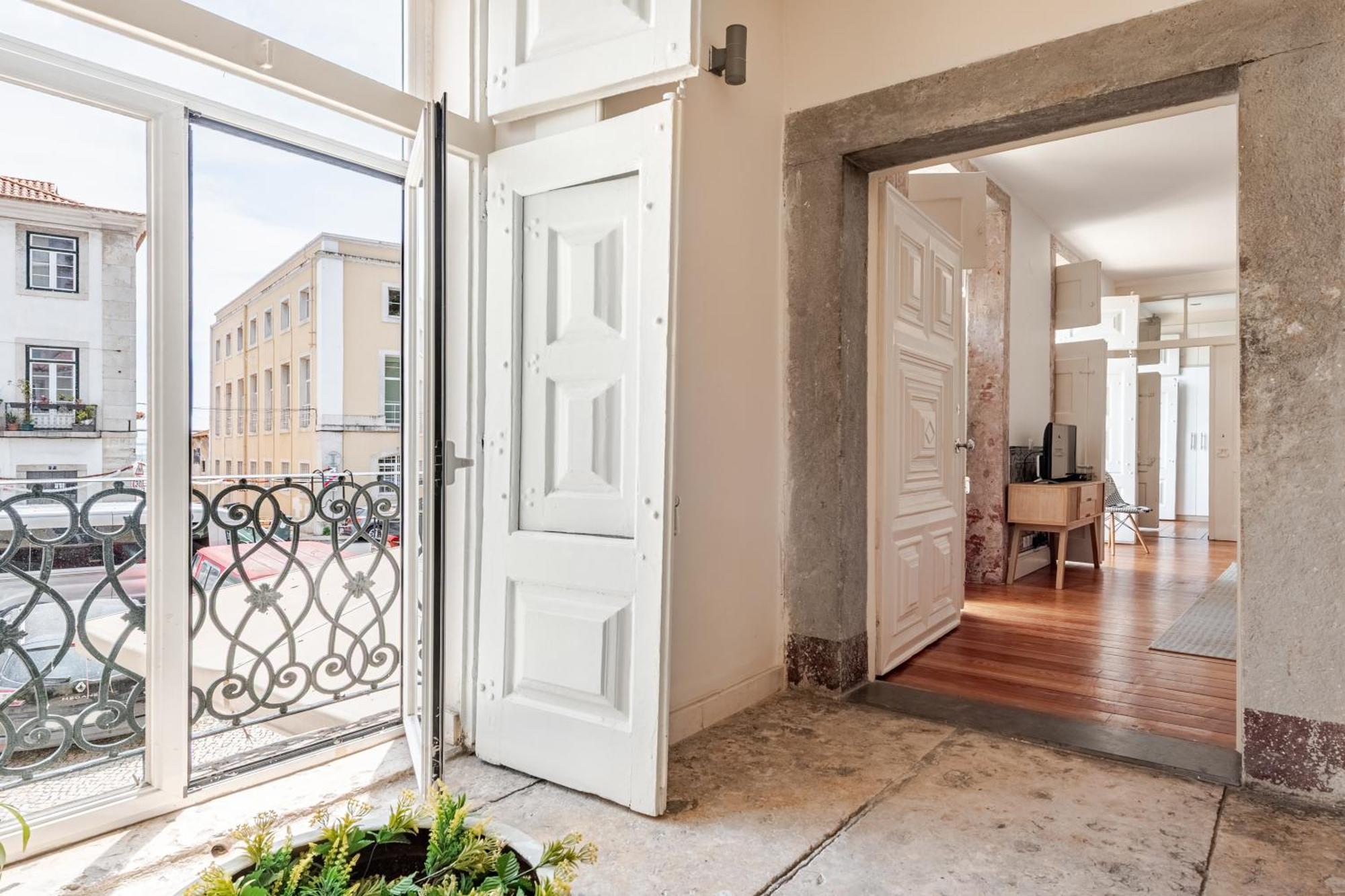 Apartment Wonderful At Jardim Do Tabaco 50904 Al *