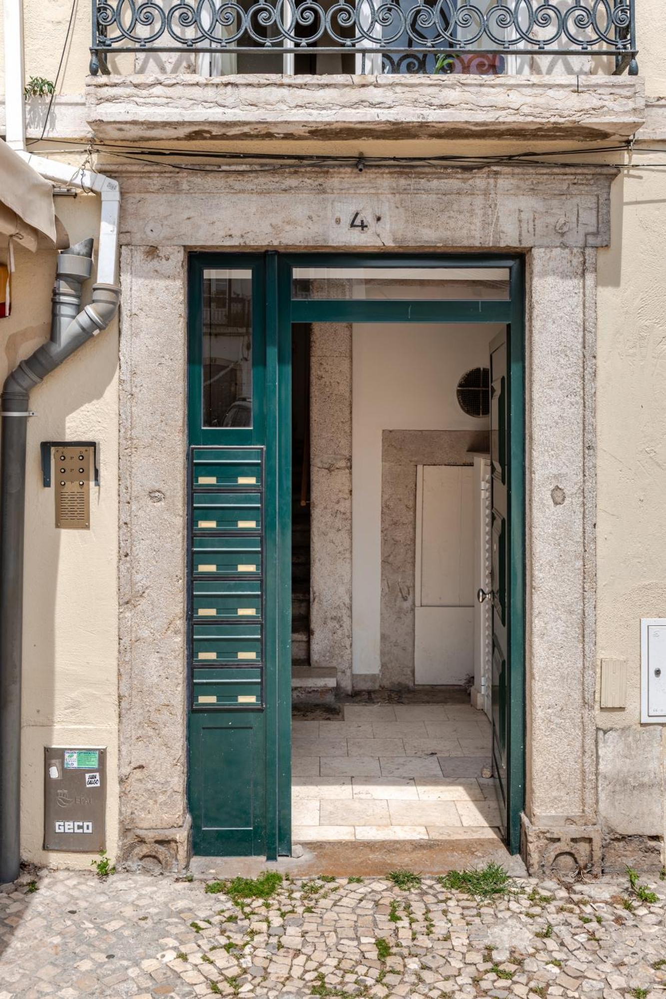 Apartment Wonderful At Jardim Do Tabaco 50904 Al Lisbon