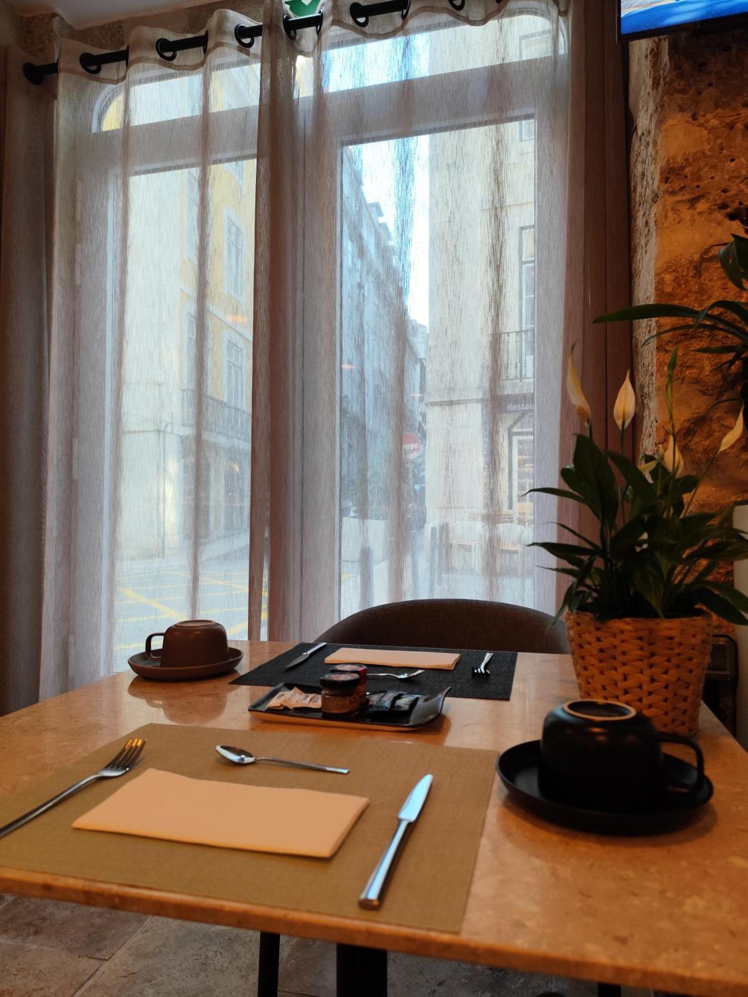Bacalhoeiros 125 Hotel
