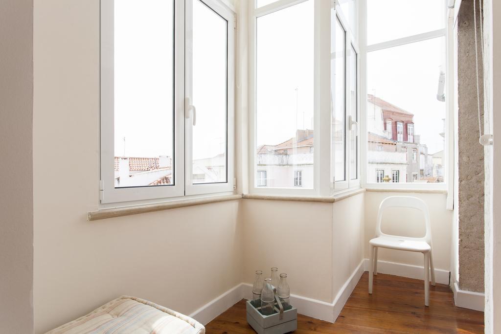 Joivy Spacious And Bright 1-Bed Flat With City Views In Lapa * Lisbon