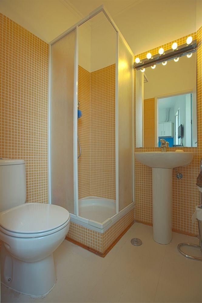 Apartment 4 Places - *