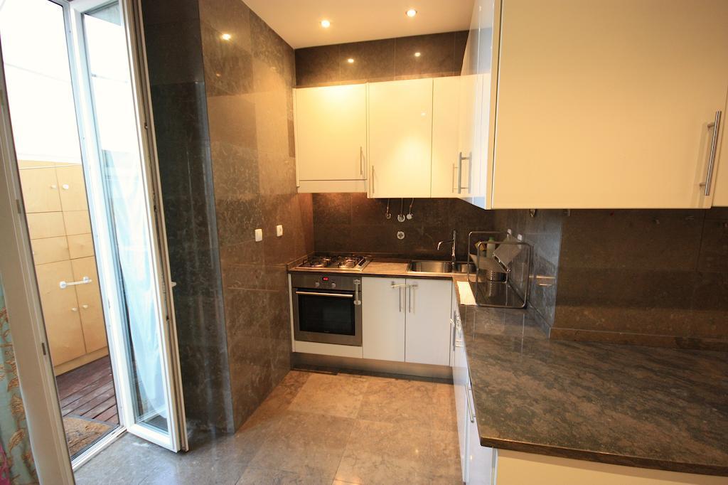 Myplace - Lisbon - Camoes