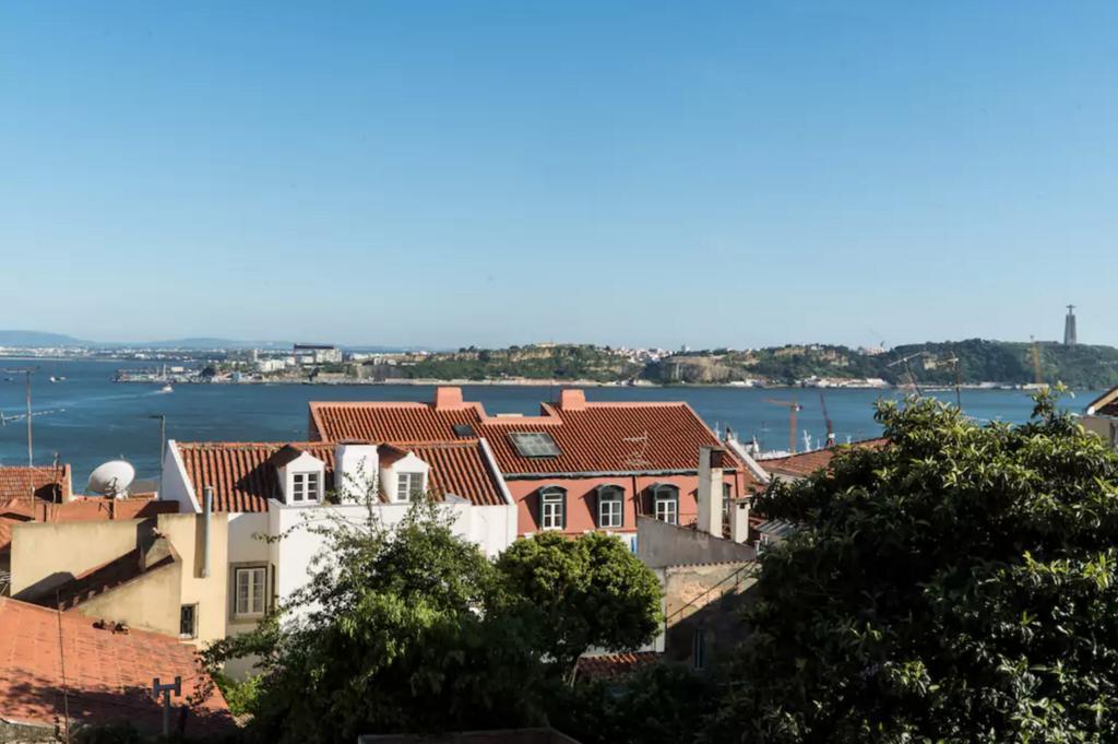 Lisbon Secret & River View Family Flat Apartment *