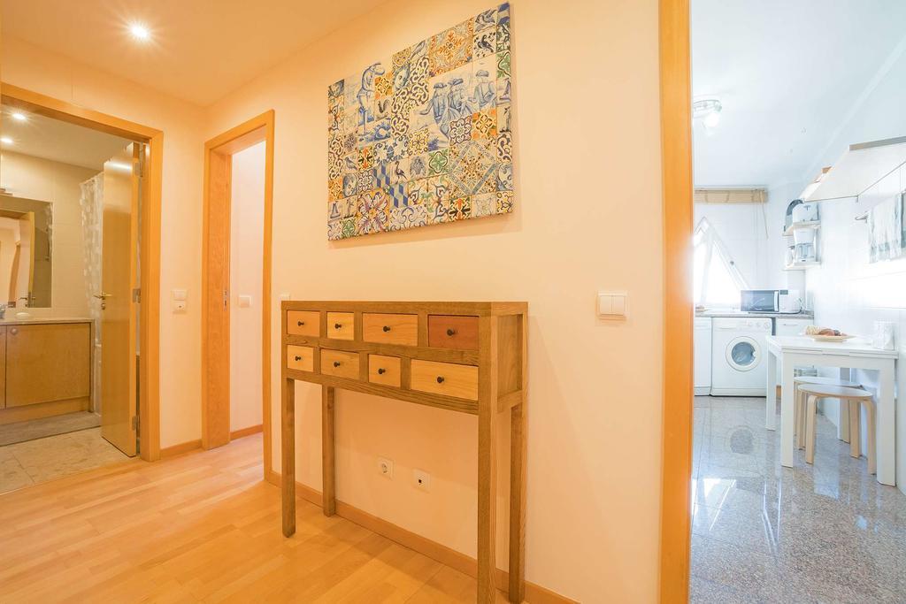 Apartment 1-minute Walk To The Metro And 2 To The Supermarket *