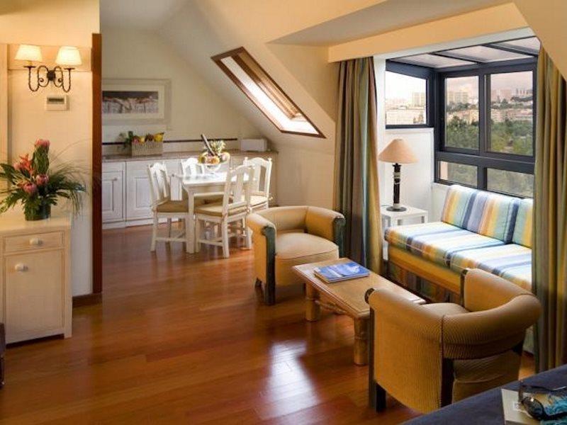 Aparthotel Real Residencia - Turisticos
