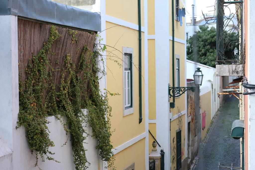 Avenida Da Liberdade Area, Bright And Newly Renovated 2 Bedroom Apartment, Historical Center Apartment