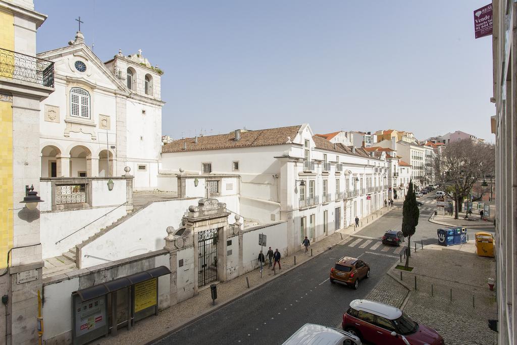 Apartment Charming 2-bedroom In The City Centre Lisbon