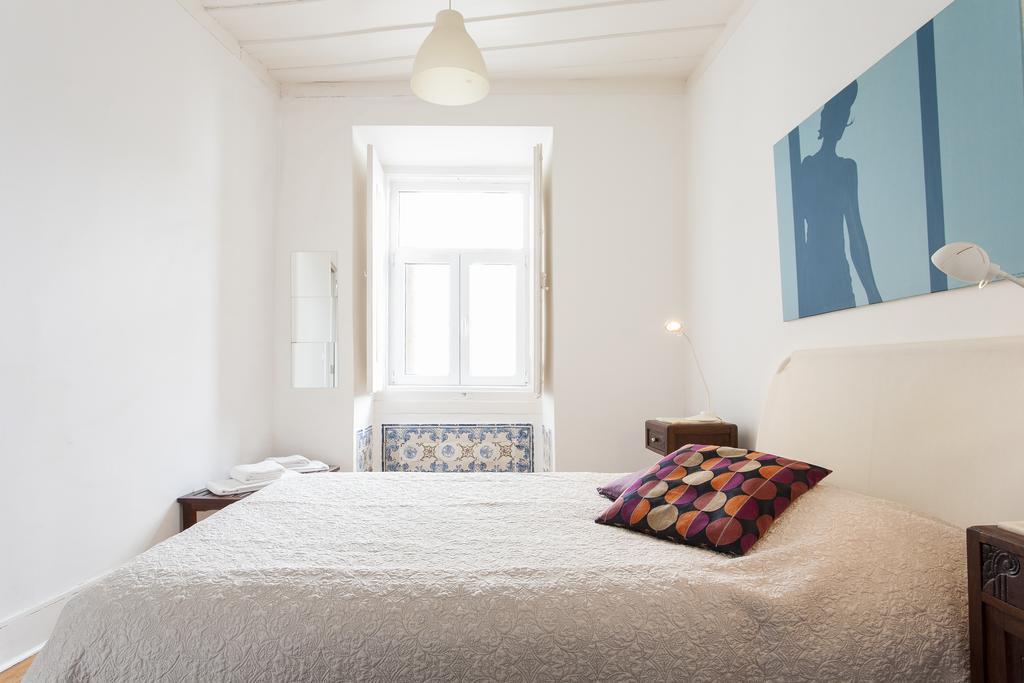 Joivy Classic 3Br Home With Workspace In Chiado, 2Mins From Baixa-Chiado Subway