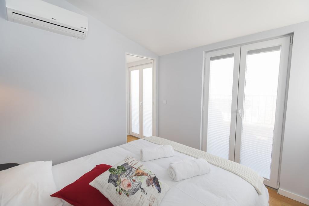 Lovelystay - 2bed Looking Good In Bairro Alto Apartment Lisbon