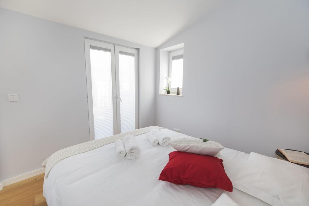 Lovelystay - 2bed Looking Good In Bairro Alto Lisbon